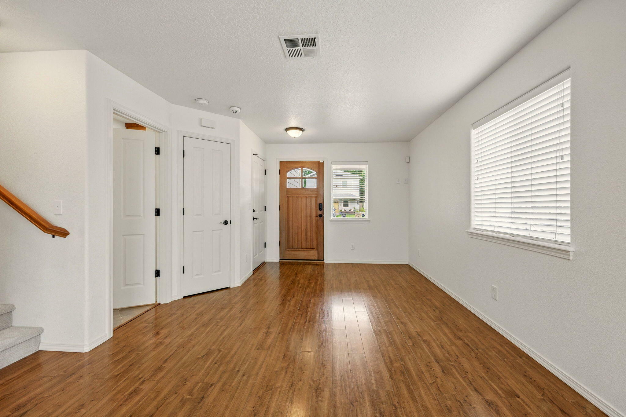 Property Photo: 317 SW Bayou Place OR 97526