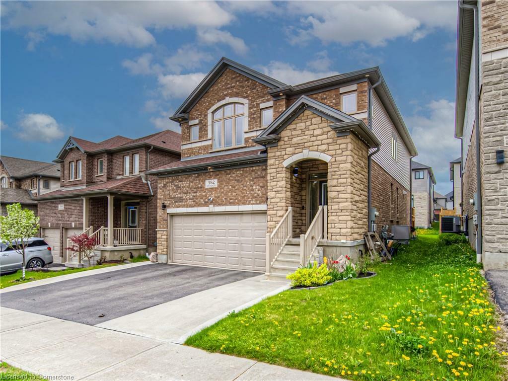 Property Photo: 382 Beechdrops Dr Drive ON N2V 0E8