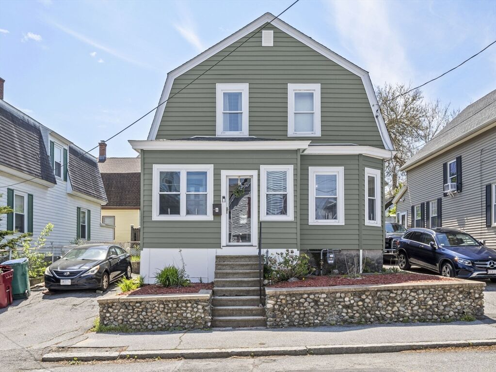 Property Photo:  8 Dracut St  MA 01854 