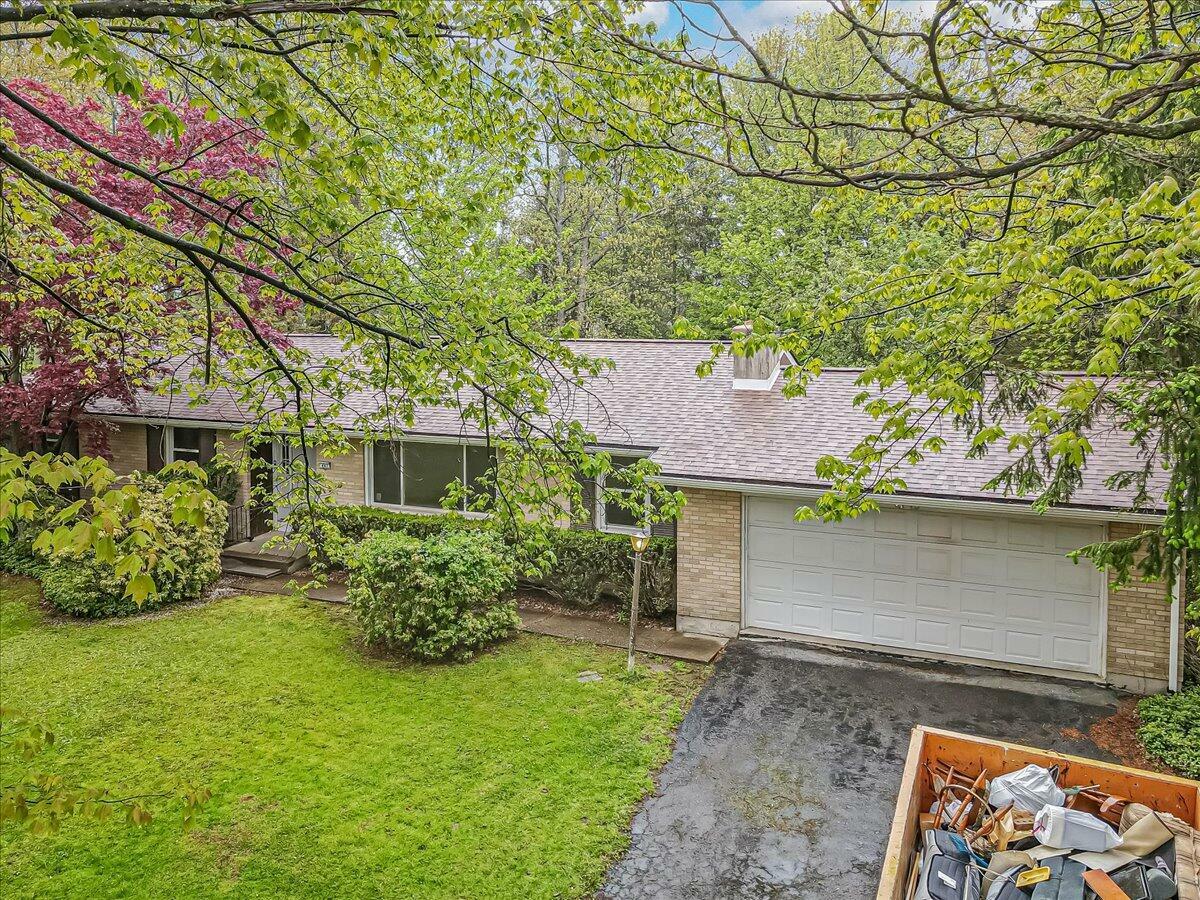 Property Photo: 441 Manor View Avenue PA 18344