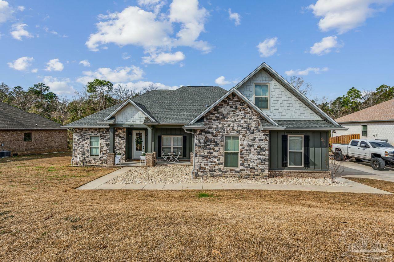 Property Photo: 1058 Iron Forge Rd FL 32533