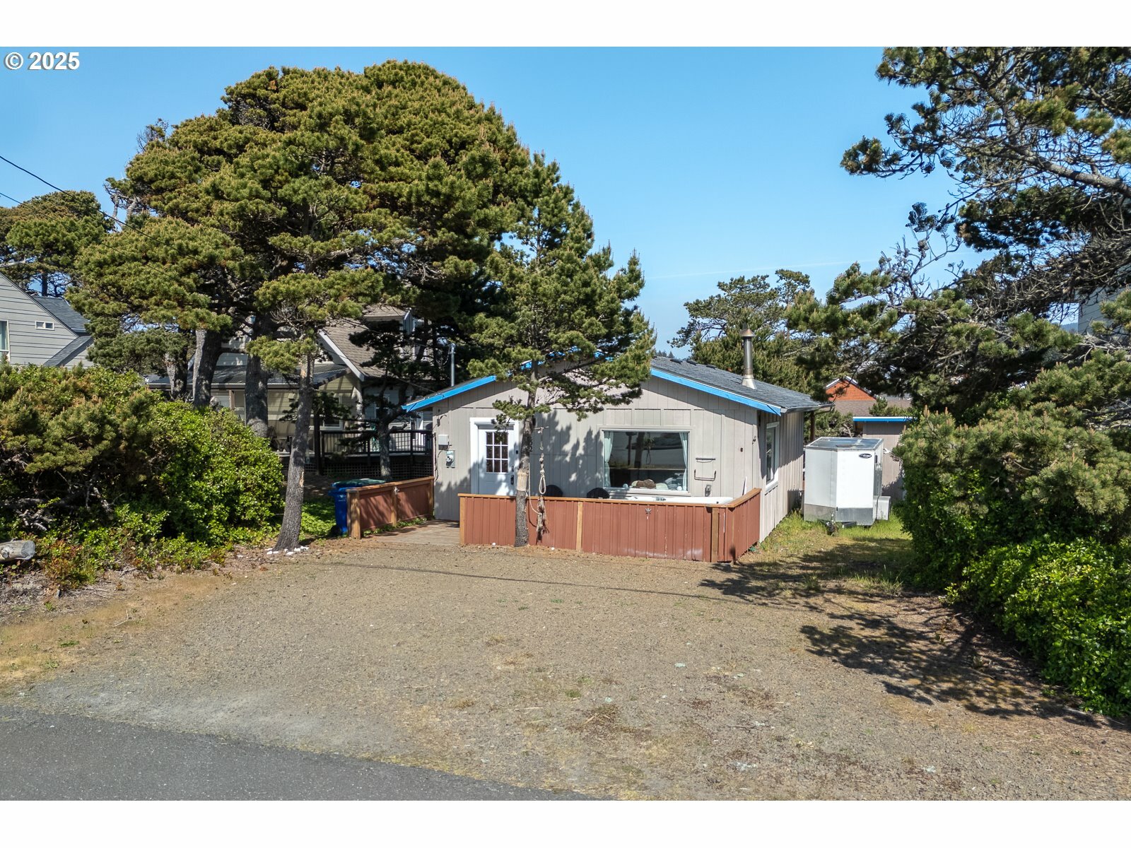 Property Photo:  2132 NW Inlet Ave  OR 97367 