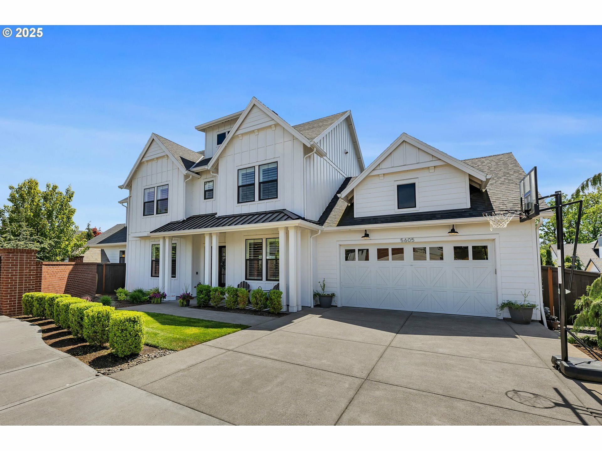 Property Photo: 5605 NW 144th Cir WA 98685