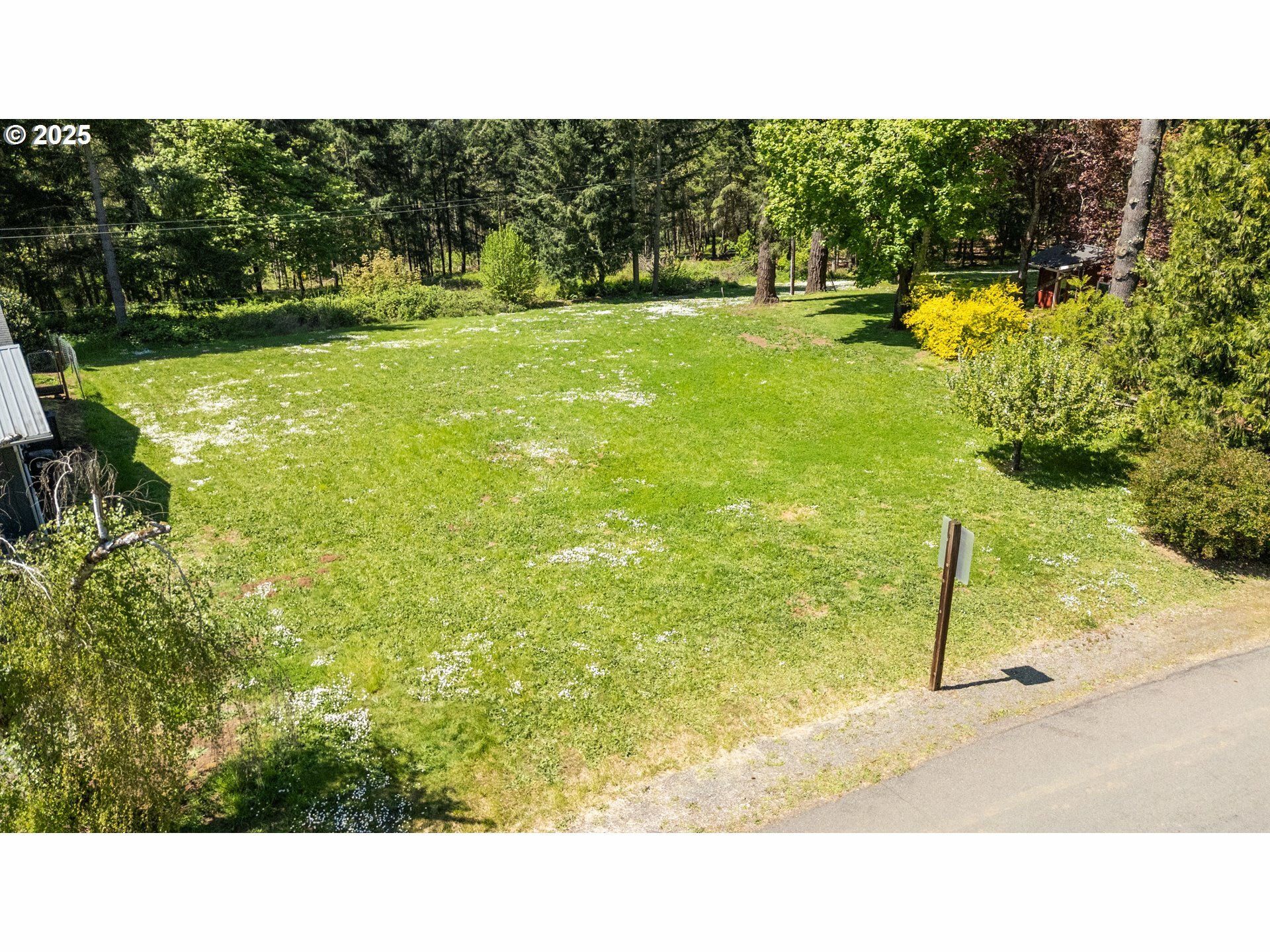 Property Photo: Nestle Way OR 97455