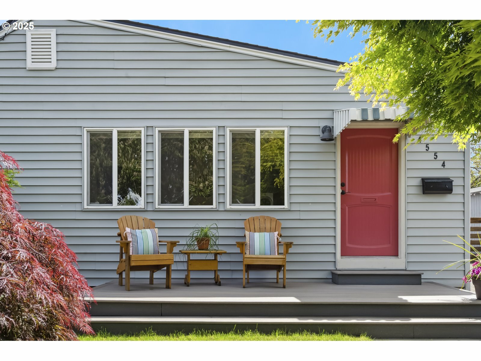 4554 NE Wygant St  Portland OR 97218 photo