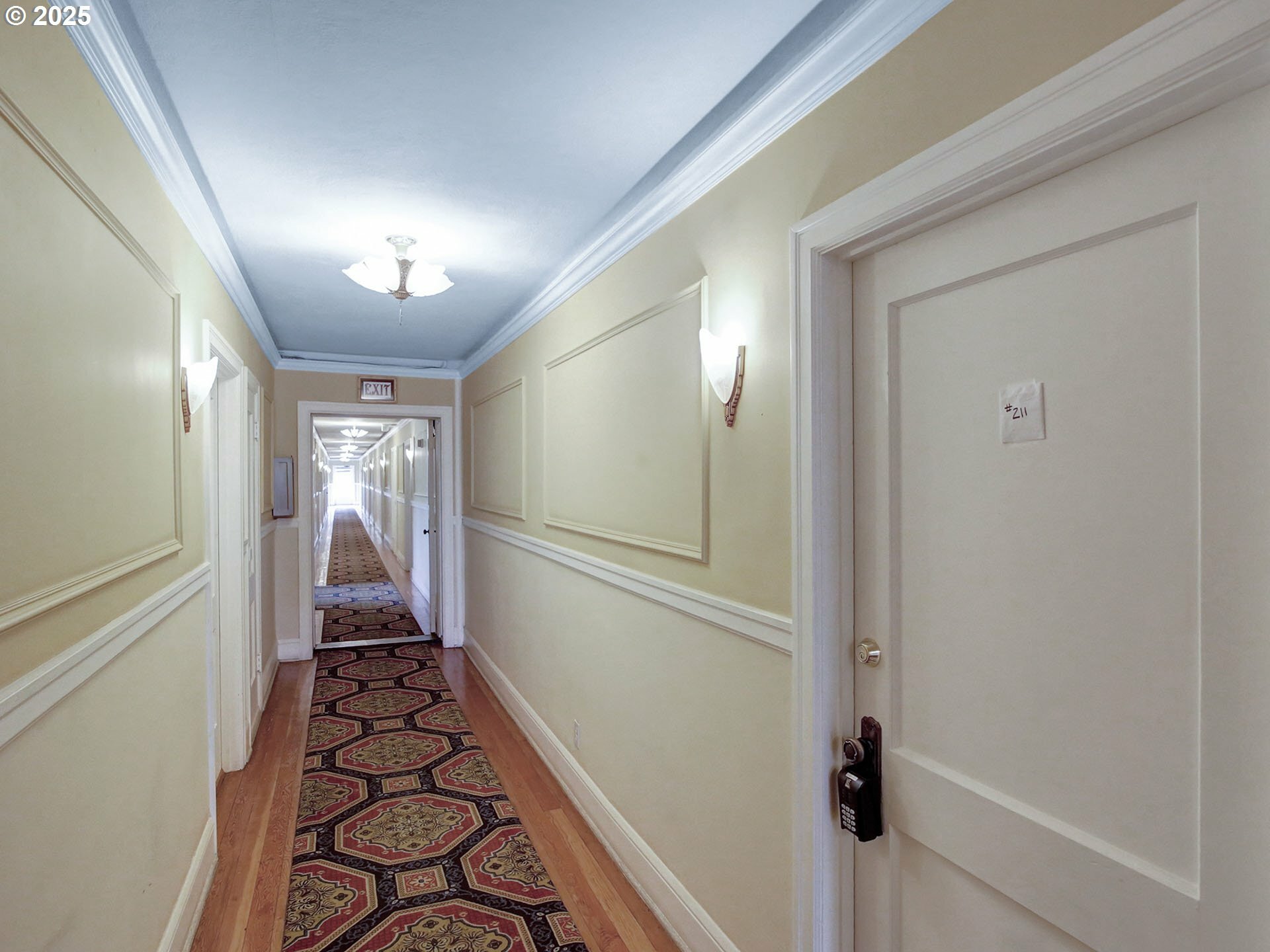 Property Photo:  20 NW 16th Ave 211  OR 97209 