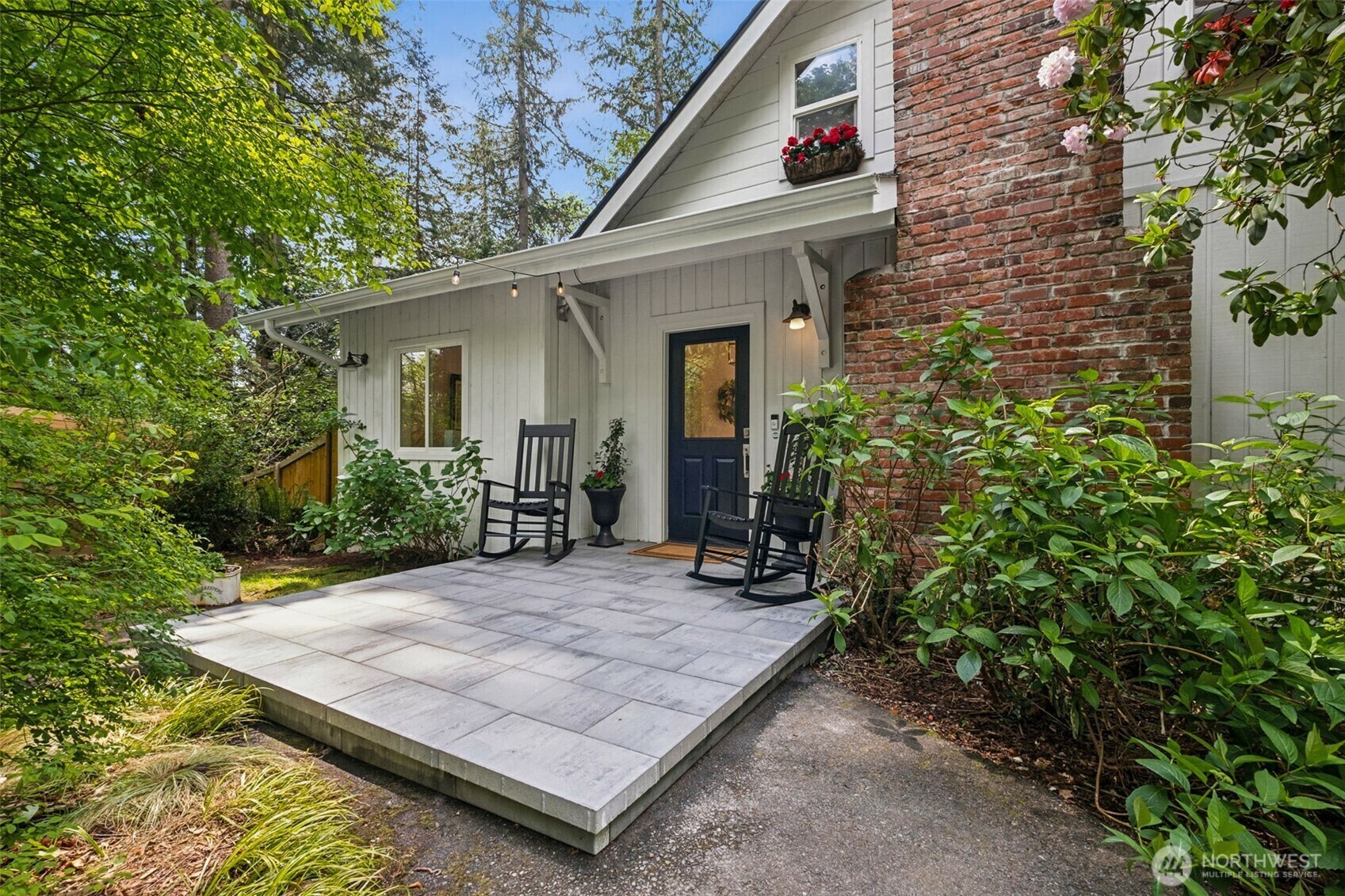 Property Photo: 15715 249 Avenue SE WA 98027