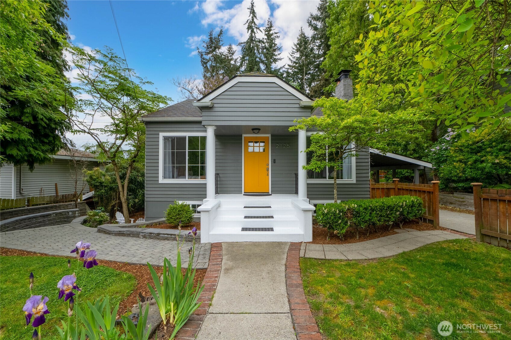 Property Photo: 2125 N 161st Place WA 98133