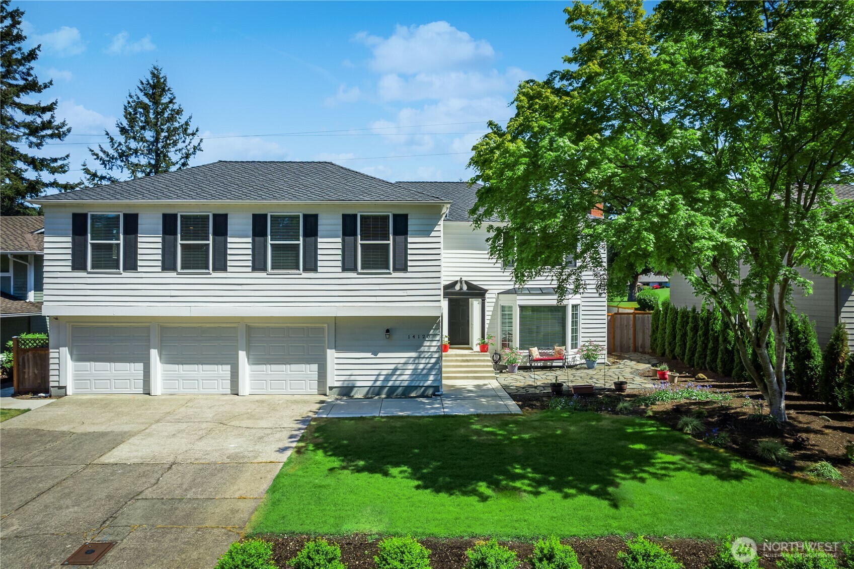 Property Photo: 14120 SE 167th Street WA 98058