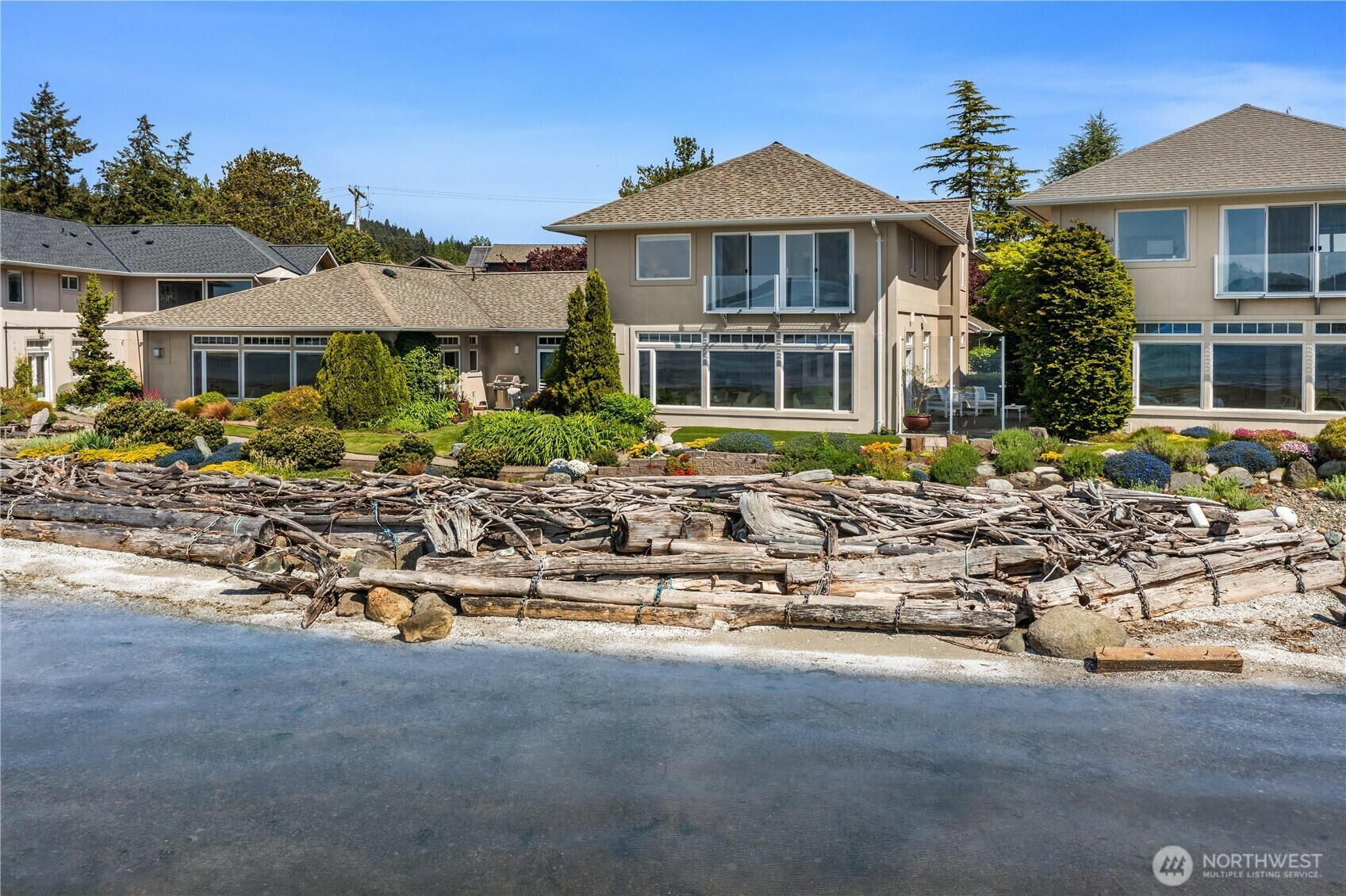 Property Photo: 4582 Point White Drive Drive NE WA 98110