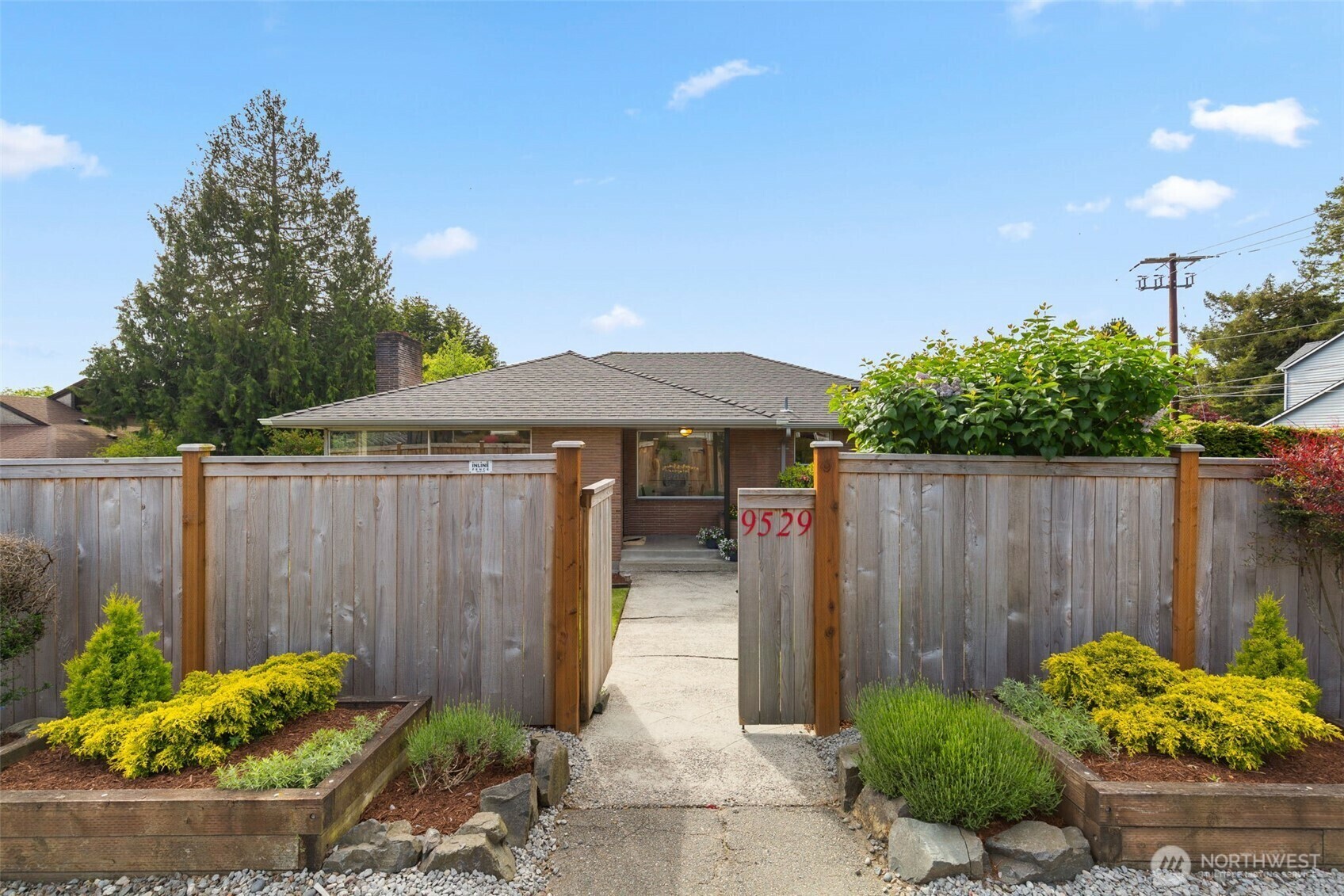 Property Photo: 9529 15th Avenue NW WA 98117
