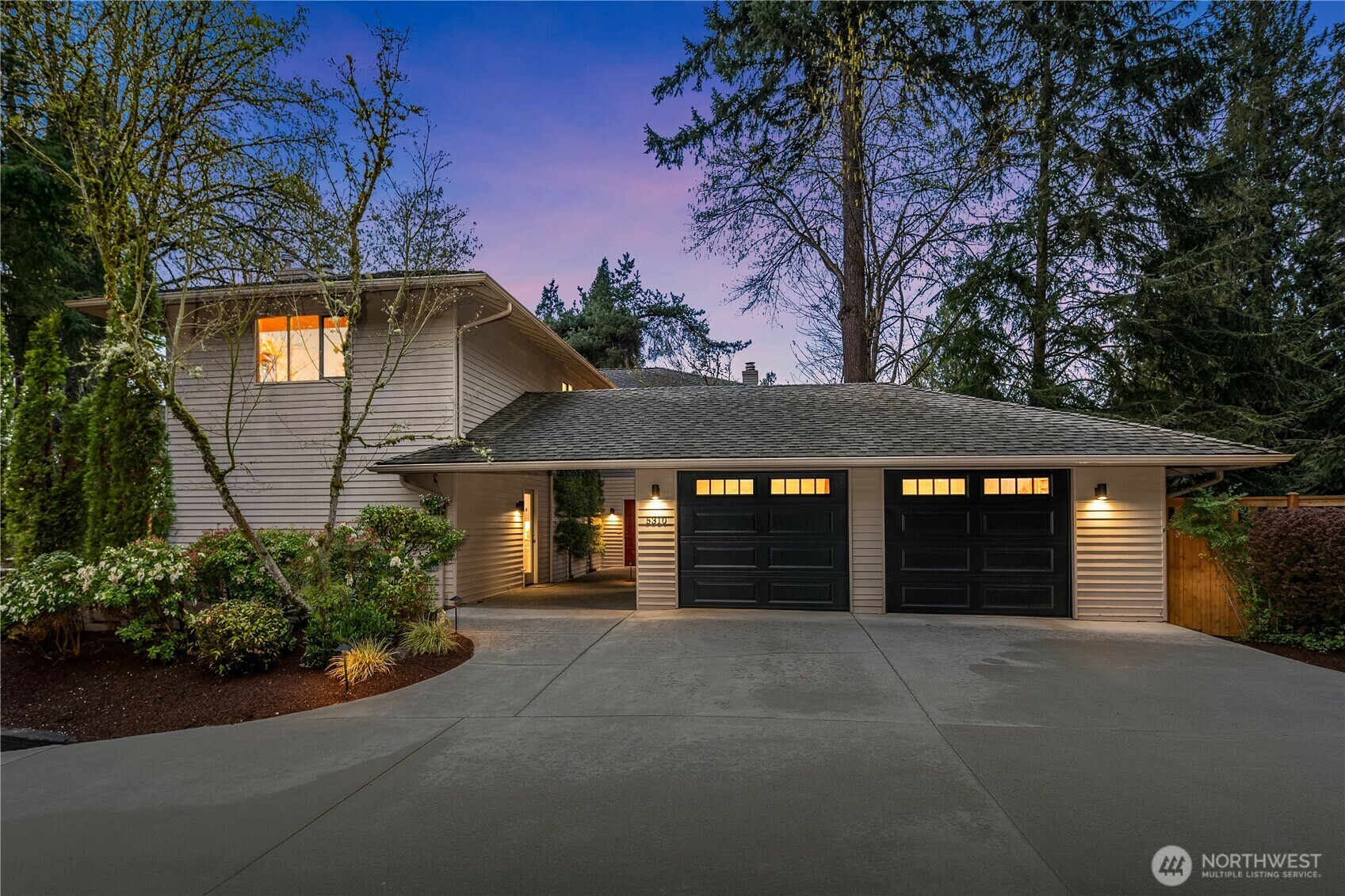 Property Photo: 5310 W Mercer Way WA 98040
