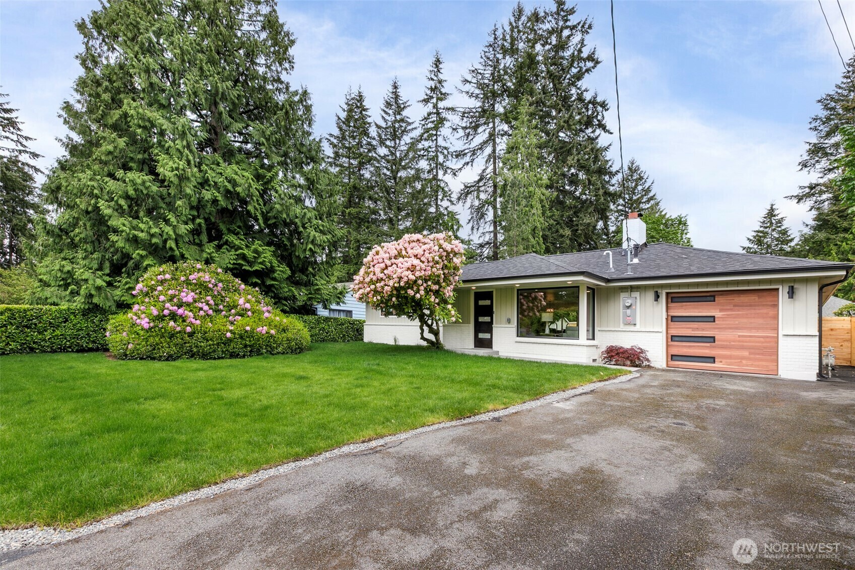 18733  50th Avenue NE  Lake Forest Park WA 98155 photo