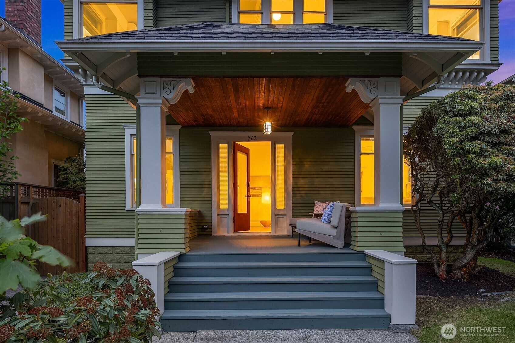 Property Photo: 712 17th Avenue E WA 98112