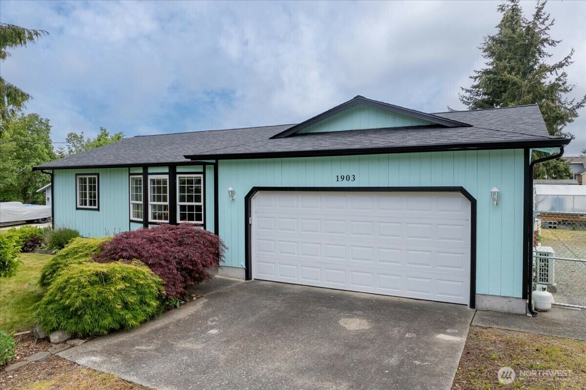 Property Photo: 1903 Elhardt Drive WA 98282