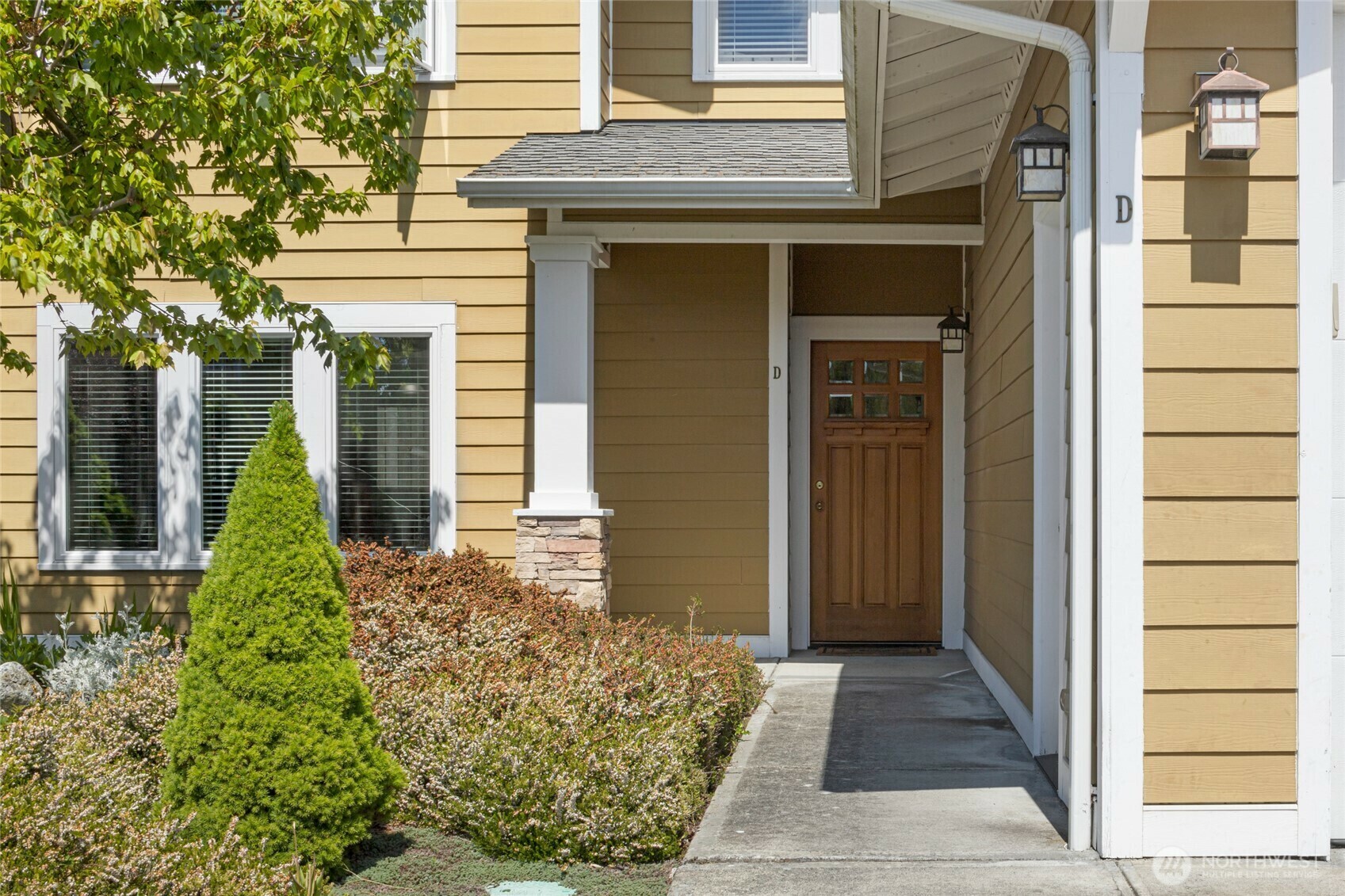 Property Photo: 625 Argyle Avenue D WA 98250