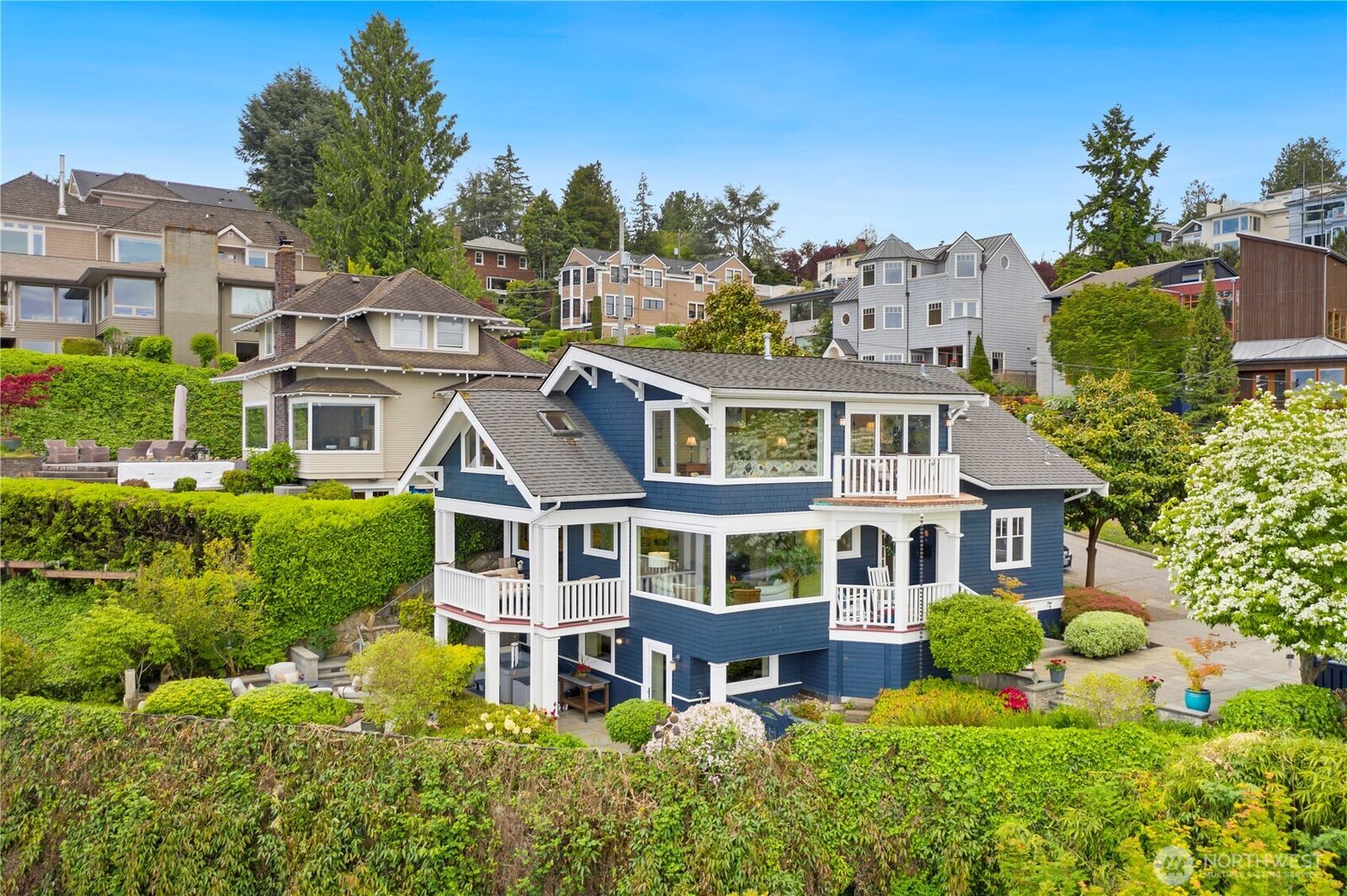 Property Photo: 1712 Arch Ave SW WA 98116