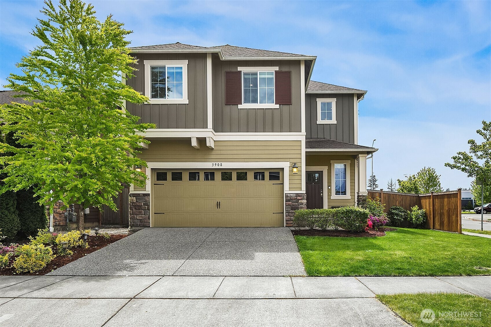 Property Photo:  3908  187th Place SE  WA 98012 