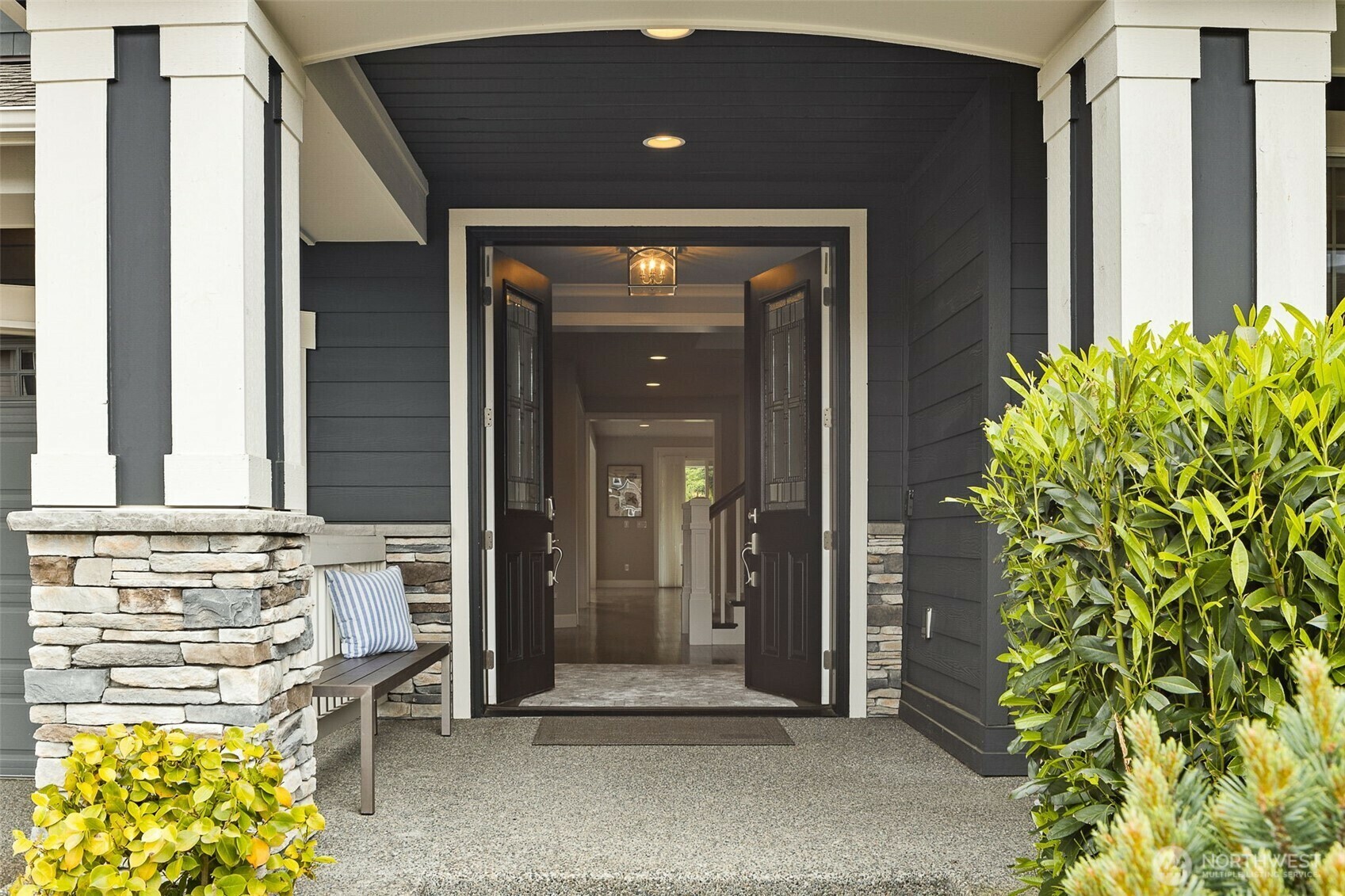 Property Photo: 21381 NE 2nd Ct WA 98074