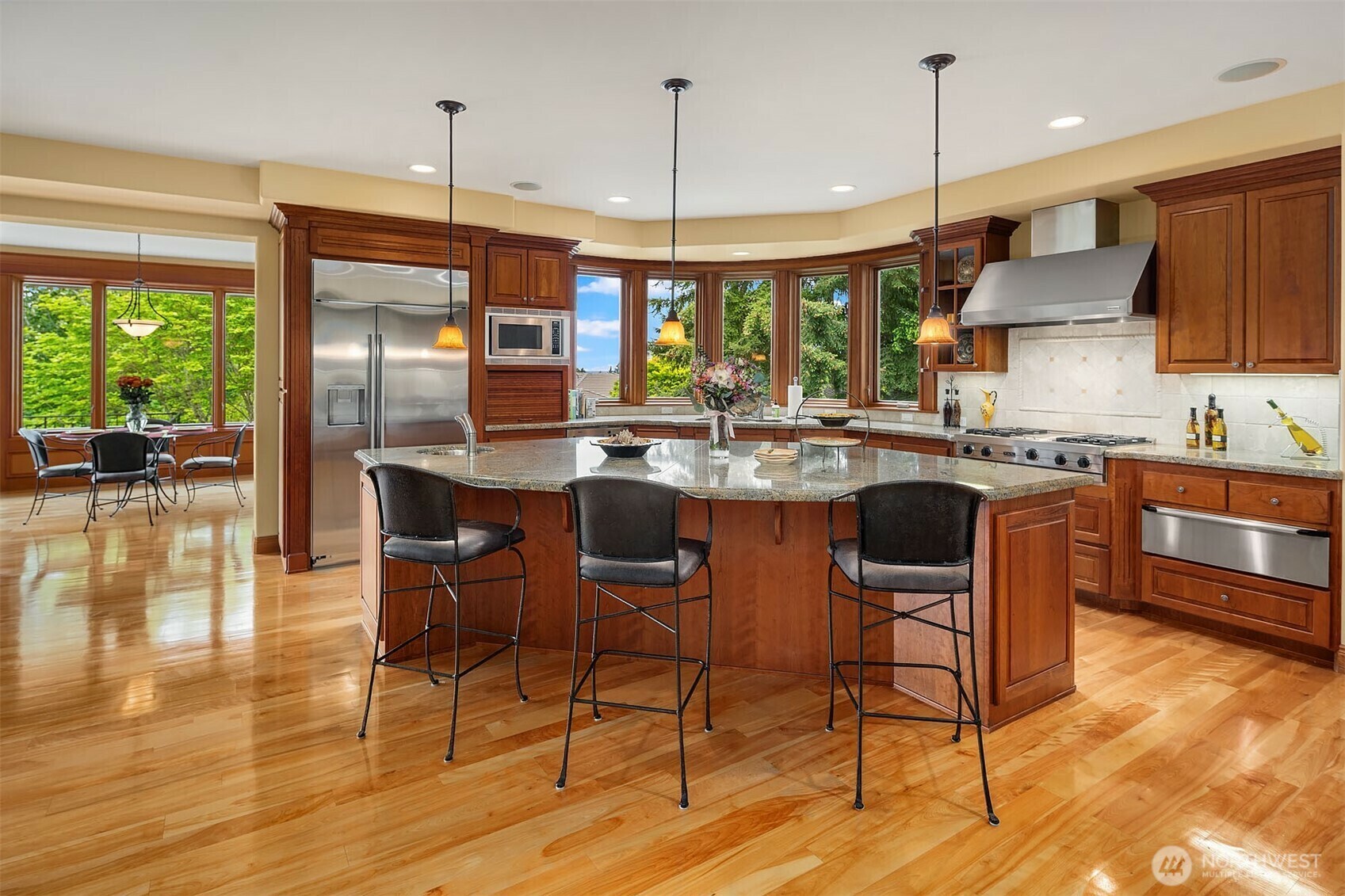 Property Photo: 17799 SE 57th Place WA 98006