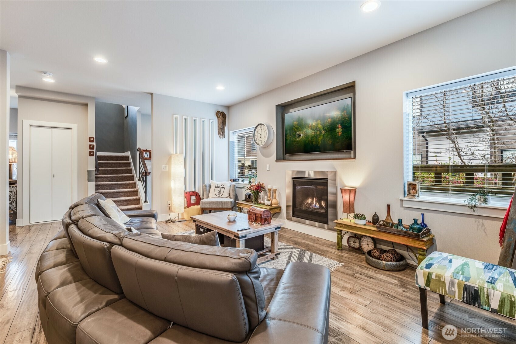 Property Photo: 32819 Madrona Avenue SE WA 98010