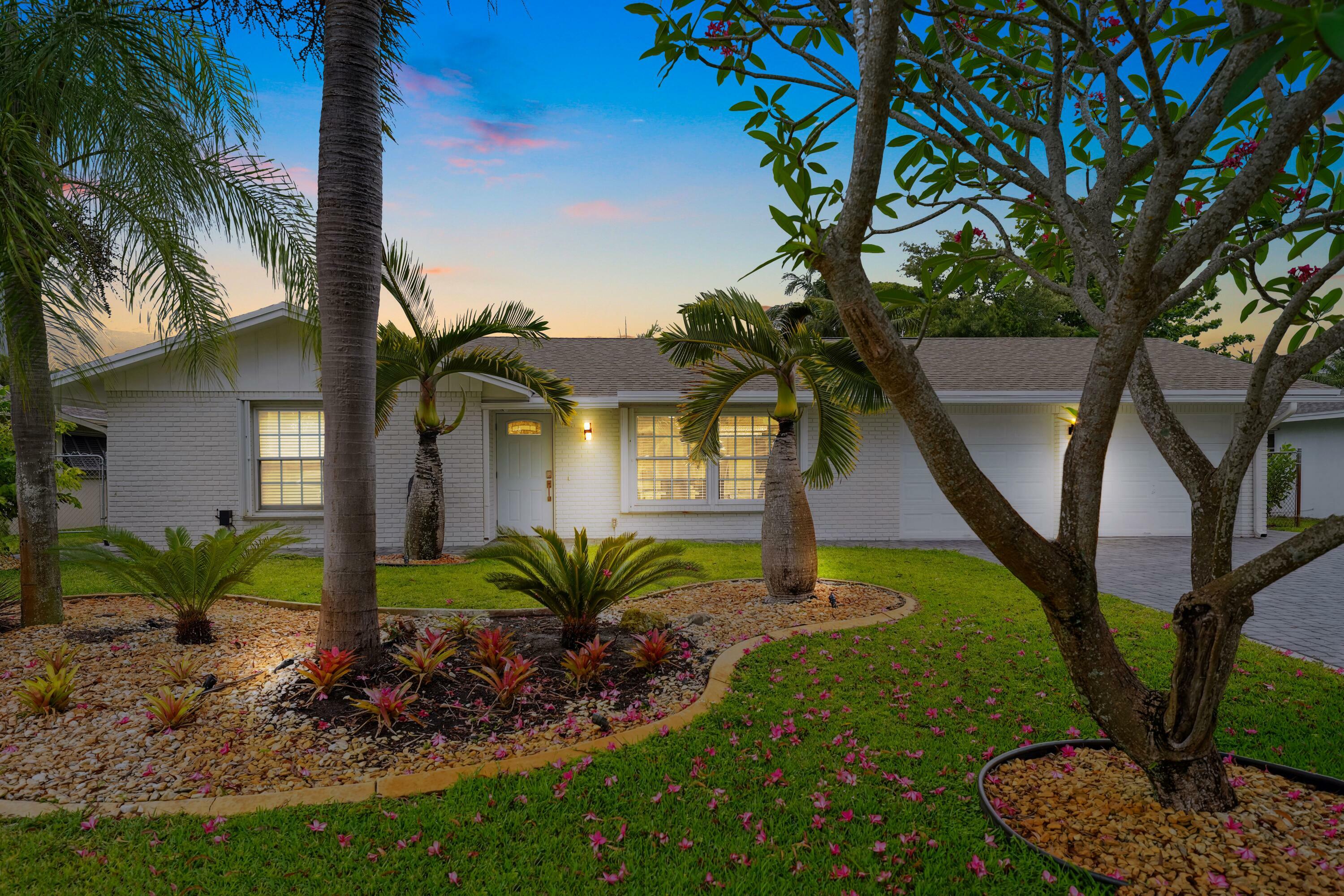 Property Photo: 4091 Lakespur Circle N FL 33410