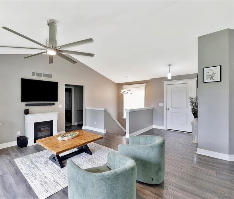 Property Photo: 819 Freedom St KS 67037