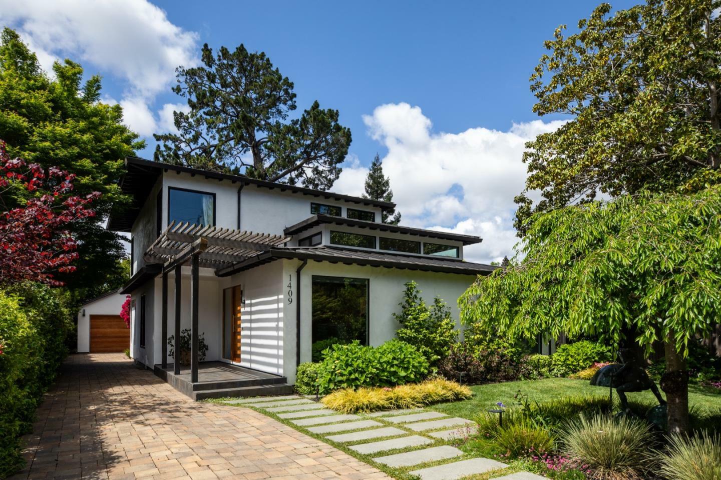 Property Photo: 1409 Laurel Street CA 94025