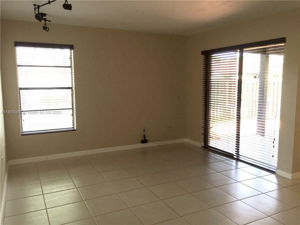 Property Photo: 14970 SW 48th Ter 27H FL 33185