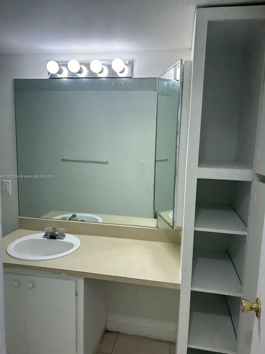 Property Photo: 4007 N University Dr 106 FL 33351