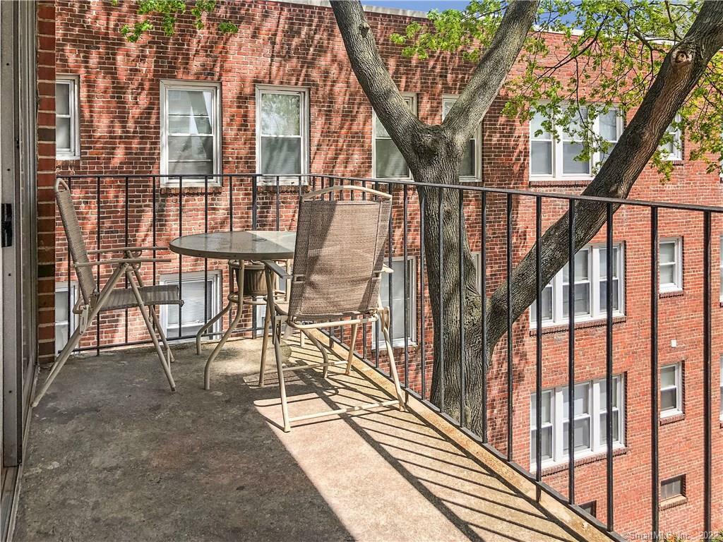 Property Photo: 87 Glenbrook Road Apt 3E CT 06902