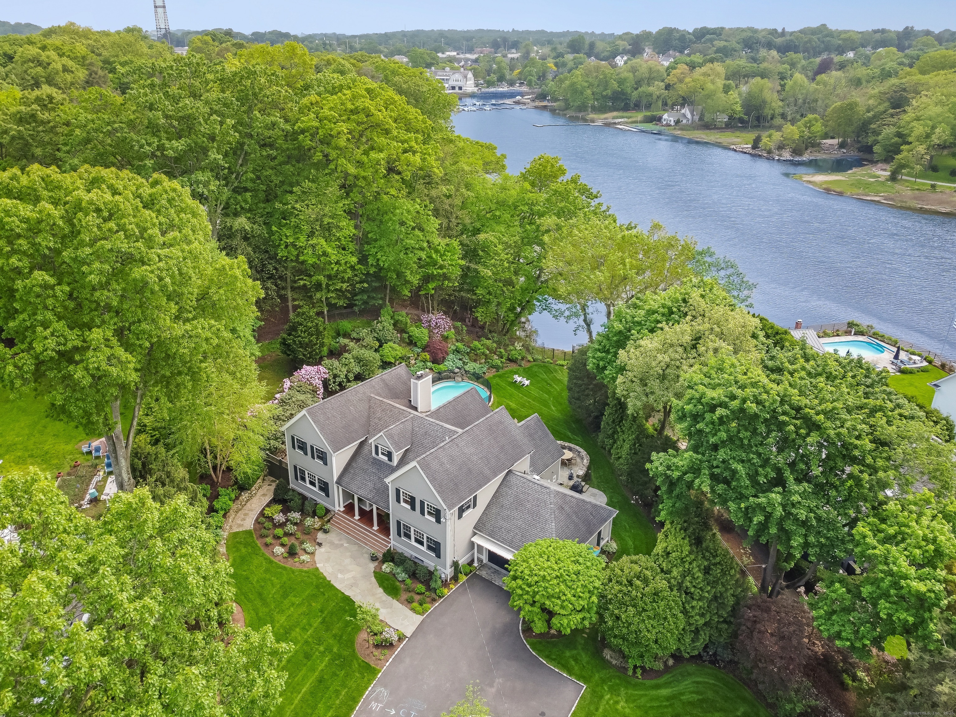 Property Photo: 21 Oak Ridge Park CT 06880