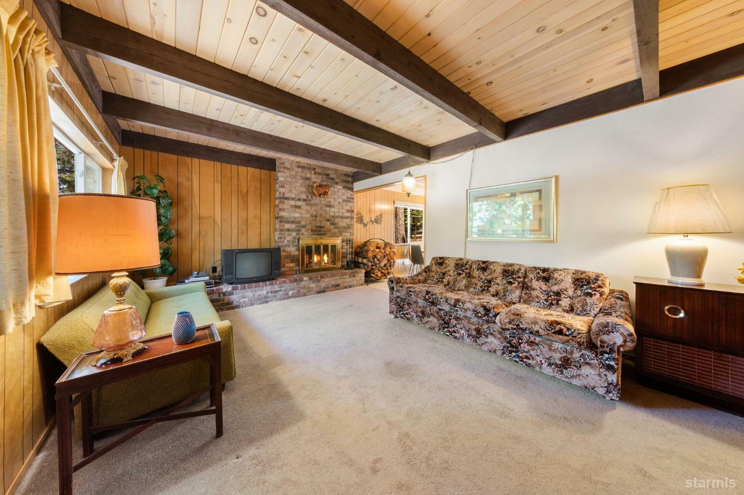 Property Photo: 1947 Osage Circle CA 96150