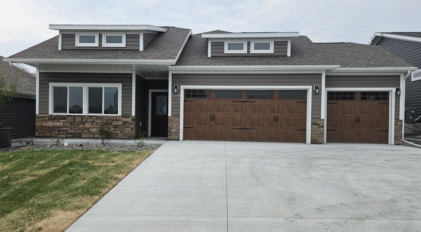 Property Photo:  2240 Excalibur Way (Hb-31)  WY 82801 
