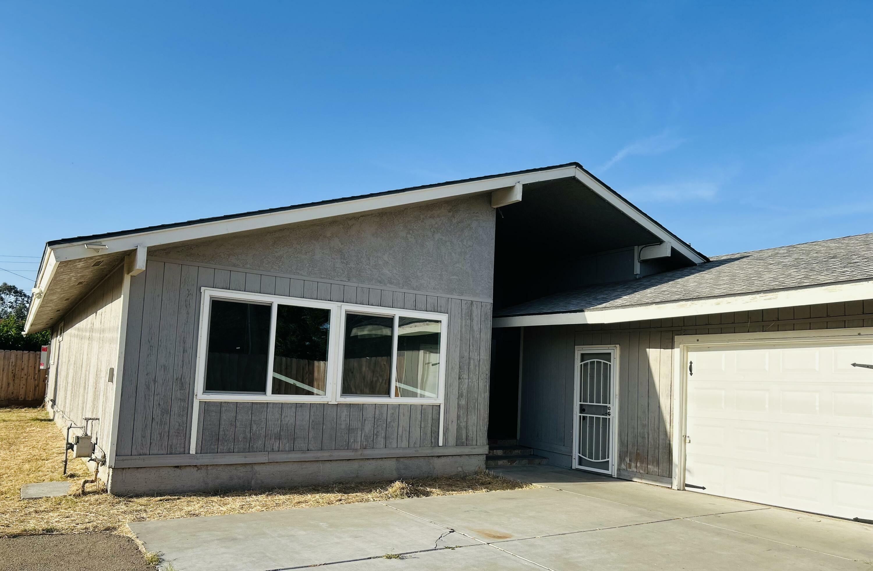 Property Photo: 11557 4th Place CA 93230