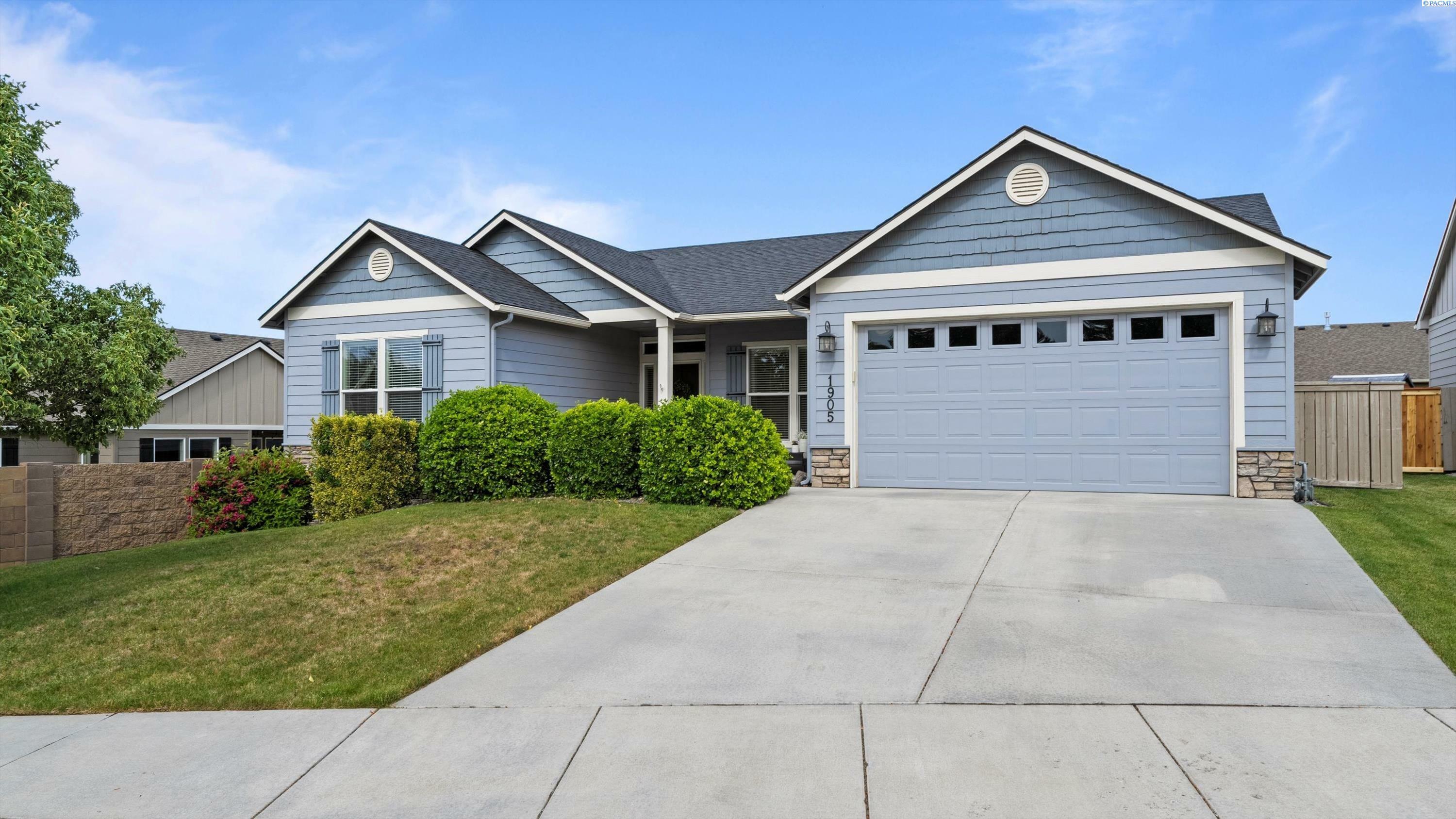 1905 S Harrison St  Kennewick WA 99338 photo