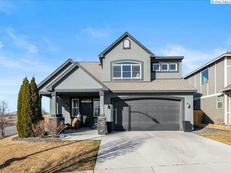 Property Photo: 4898 Barbera St WA 99352