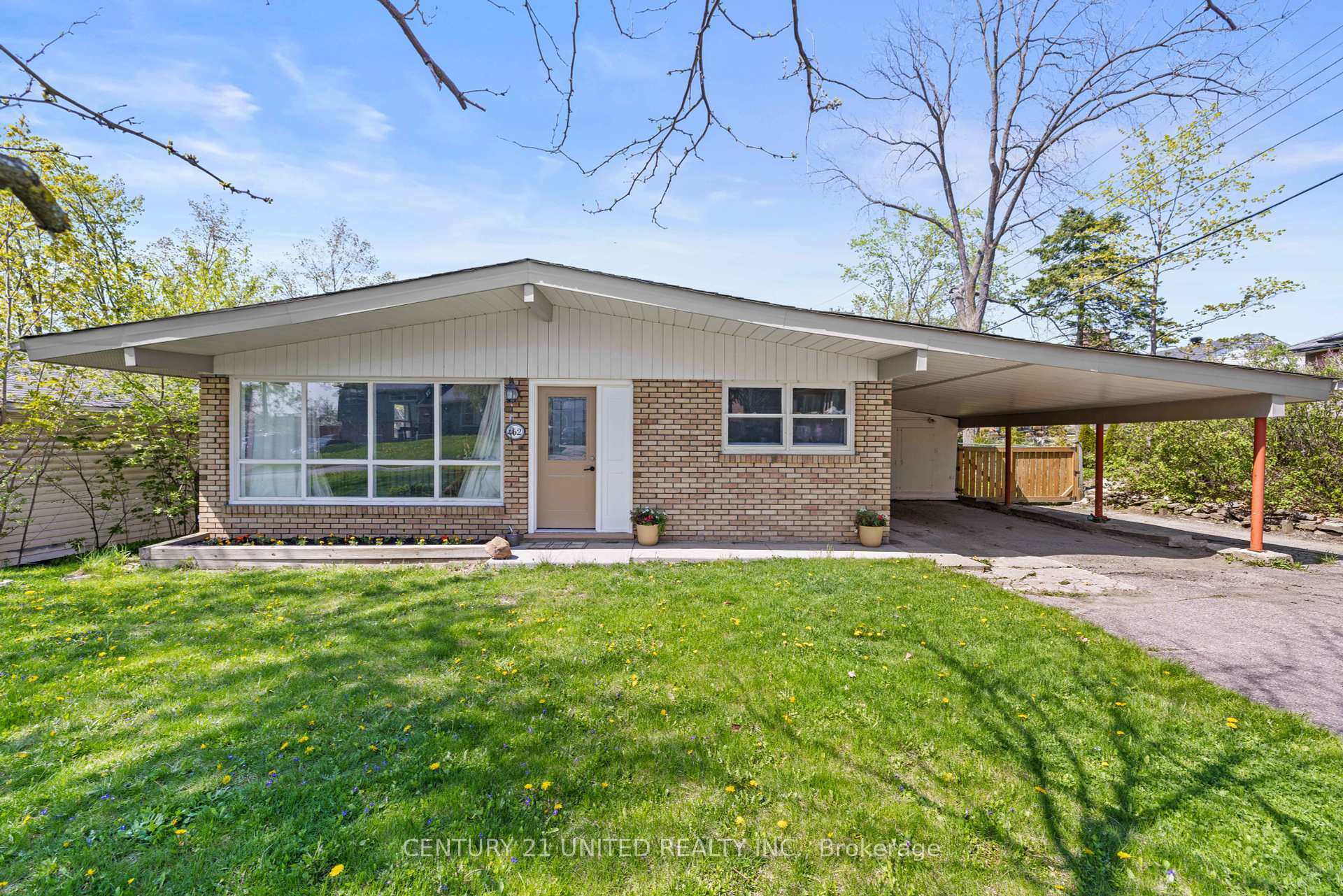 Property Photo:  762 Weller Street  ON K9J 4X5 