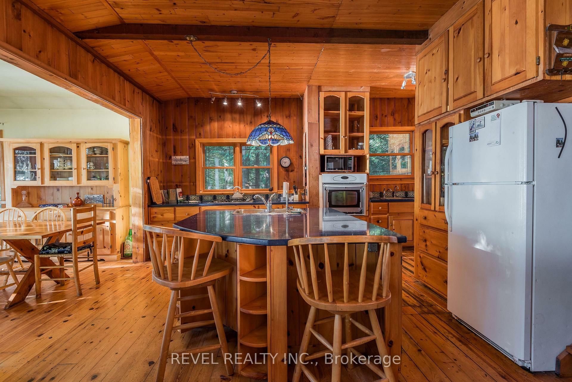 Property Photo: 852 Birchview Road ON K0L 2H0