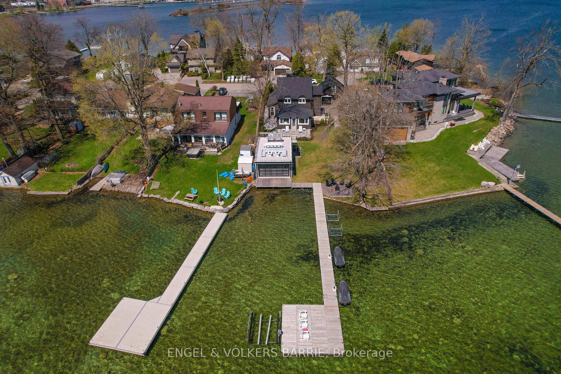 Photo de la propriété: 201 Cedar Island Road ON L3V 1T2