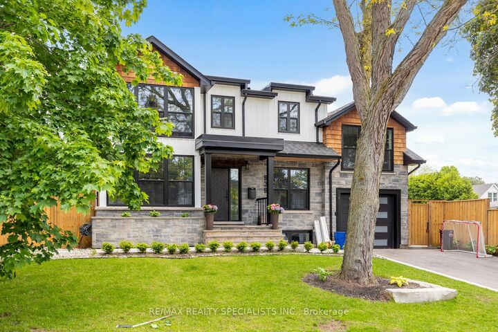 Property Photo: 939 Teal Drive ON L7T 2Y9