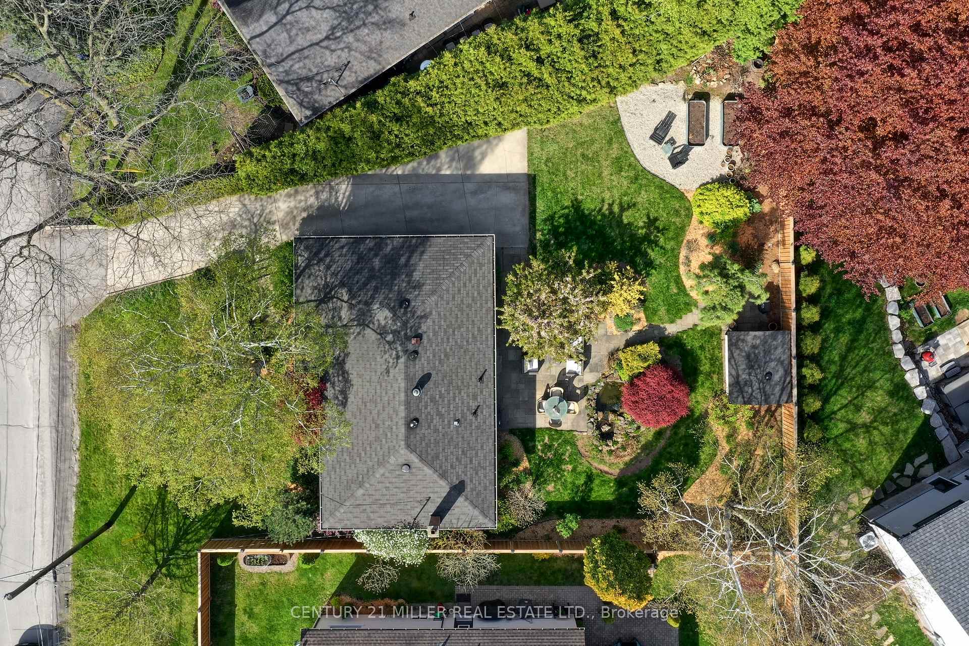Property Photo: 811 Teal Drive ON L7T 2Y8
