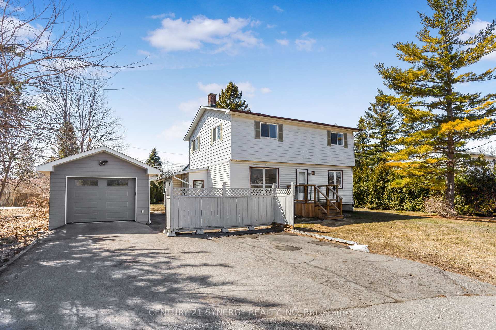 Photo de la propriété: 14 Johnwoods Street ON K2S 1B9