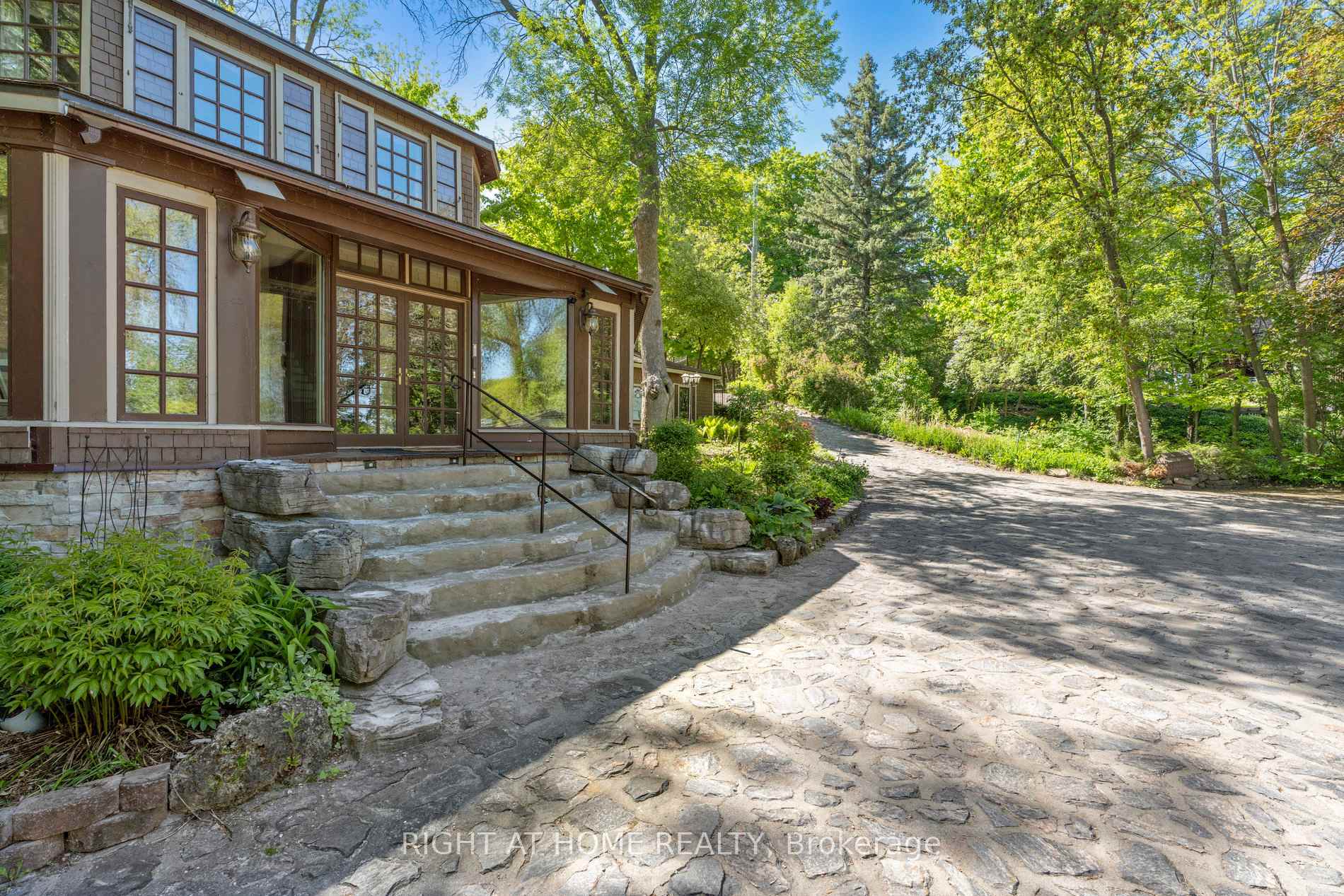 Photo de la propriété: 345 Brewery Lane ON L3V 7H6