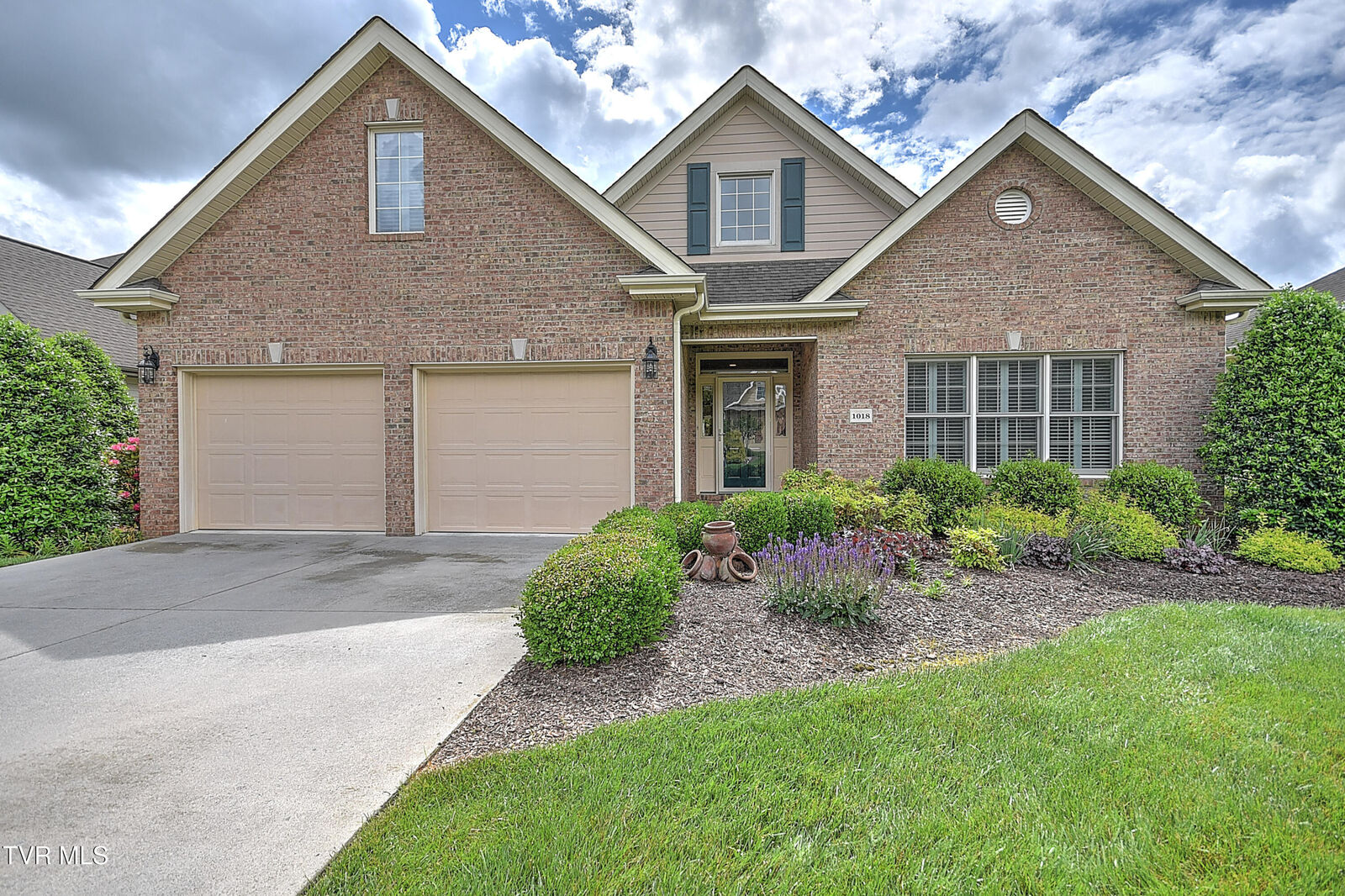 Property Photo:  1018 Waterbrooke Lane  TN 37604 