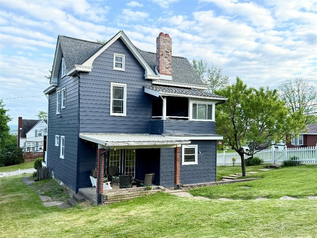 Property Photo: 1701 Pleasant Pleasant PA 15122