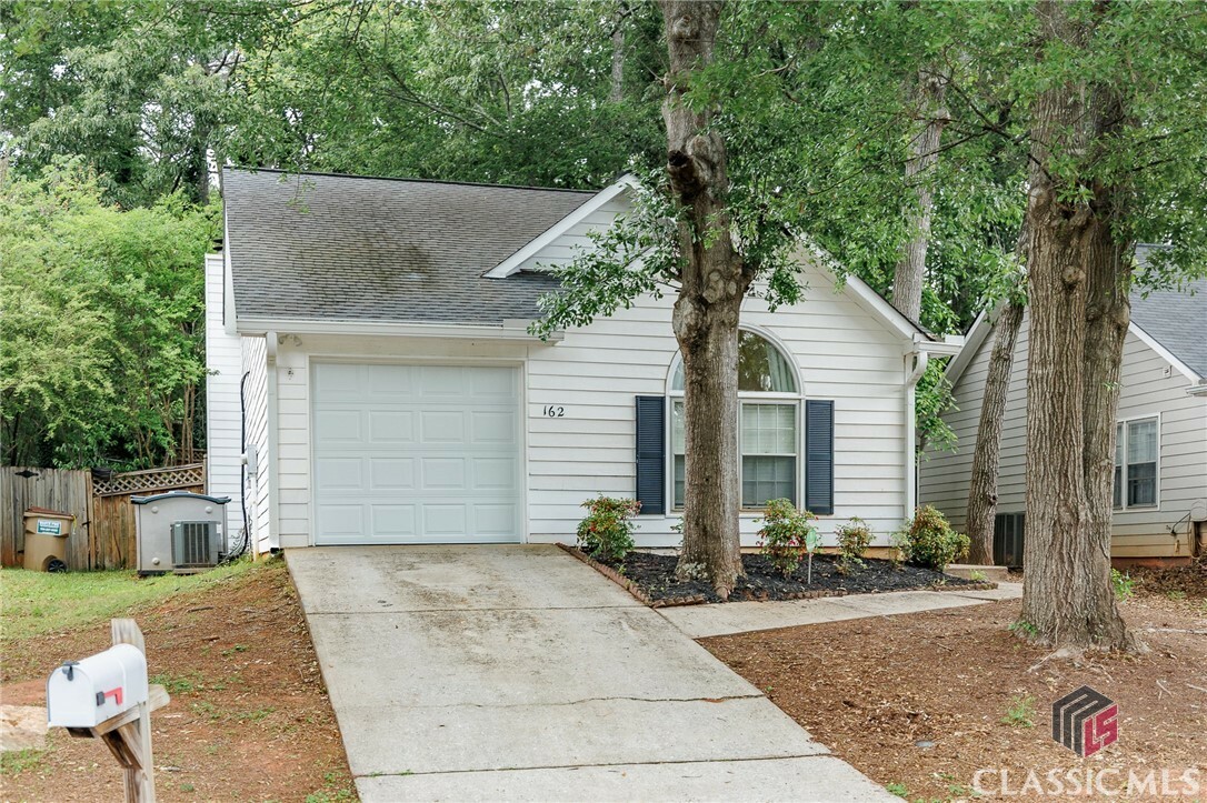 Property Photo: 162 Wakefield Trace GA 30605