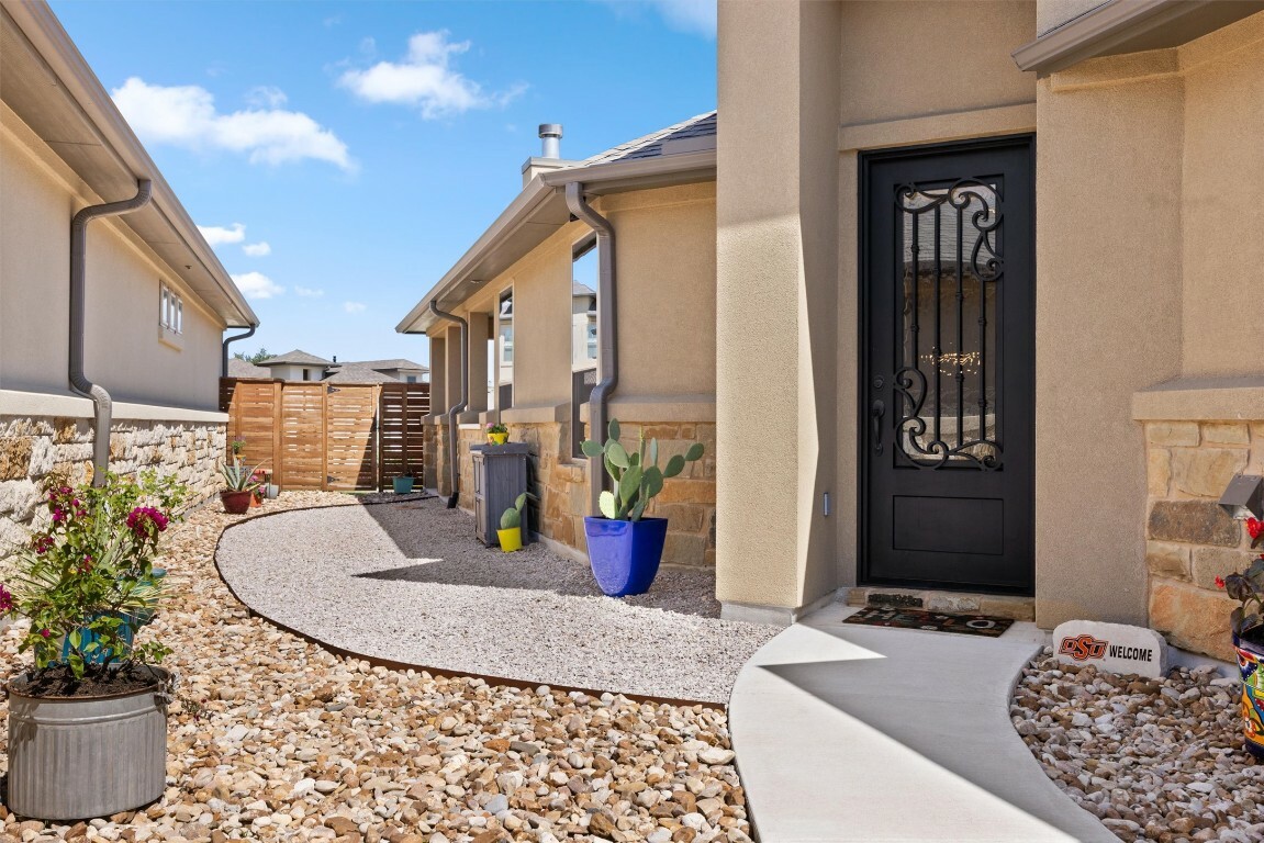 Property Photo:  905 Indian Hawthorne Drive G  TX 78628 