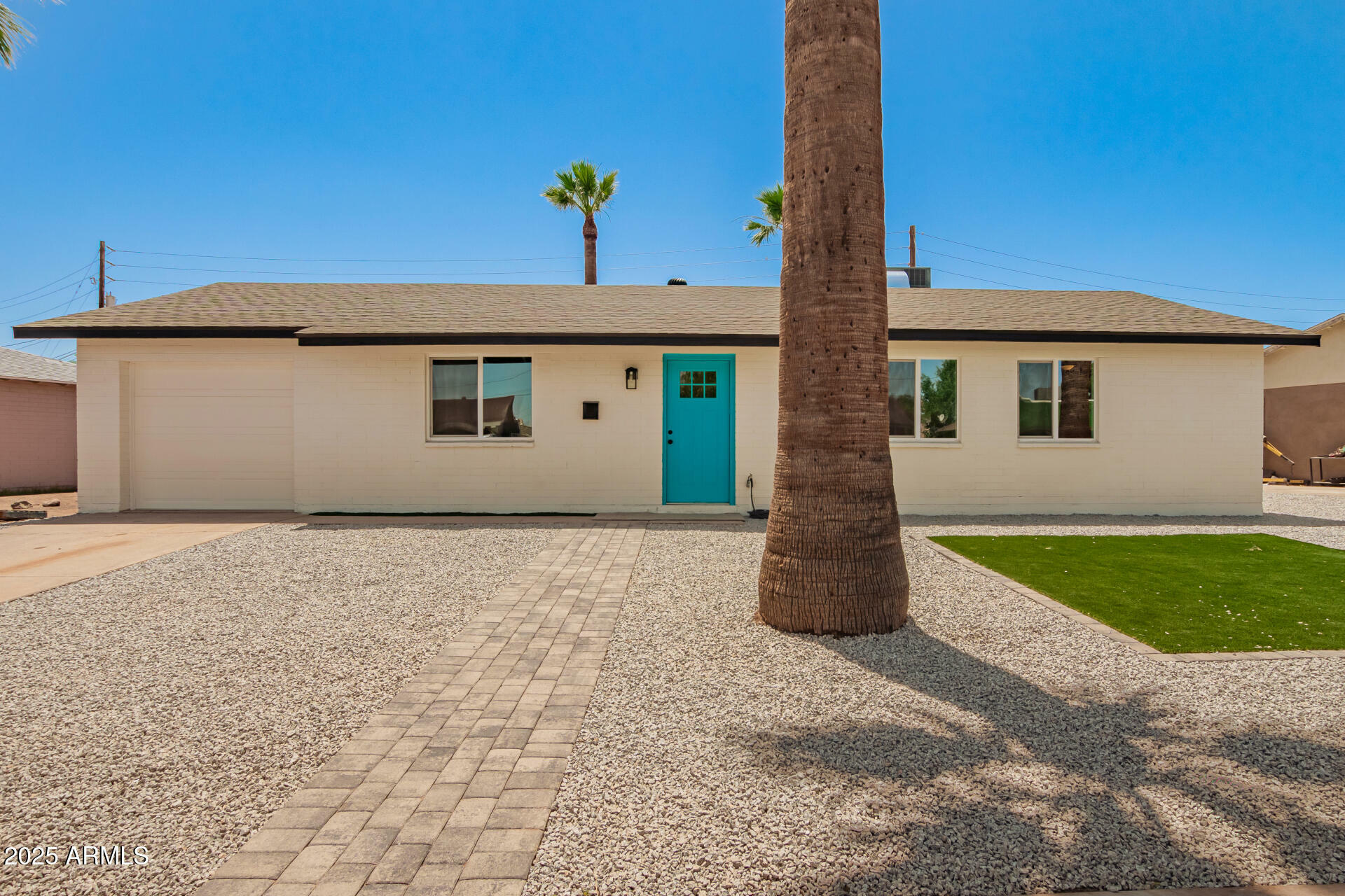 Property Photo: 3302 N 40th Drive AZ 85019