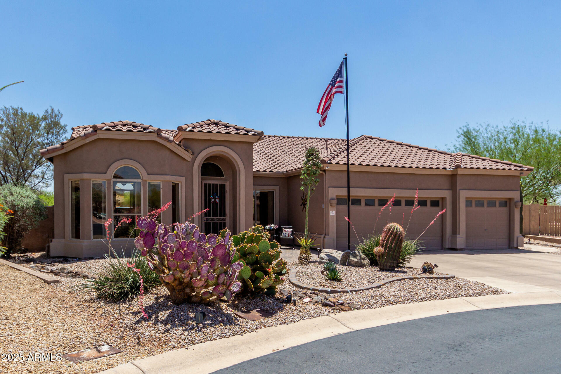 Property Photo: 7762 E Russell Circle AZ 85207